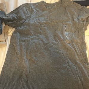 Basic gap gray t shirt new with tags size M